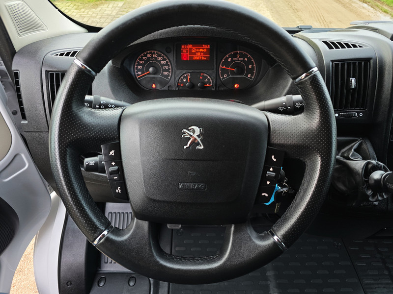 42806255-21.jpg