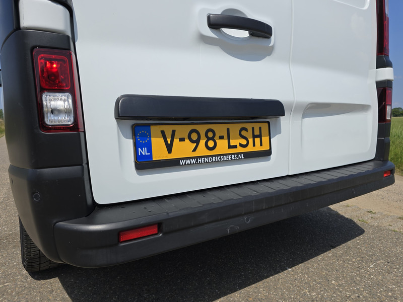 45833046-3.jpg