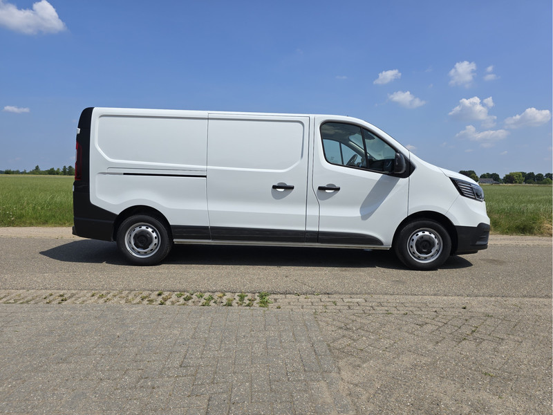 45833046-7.jpg