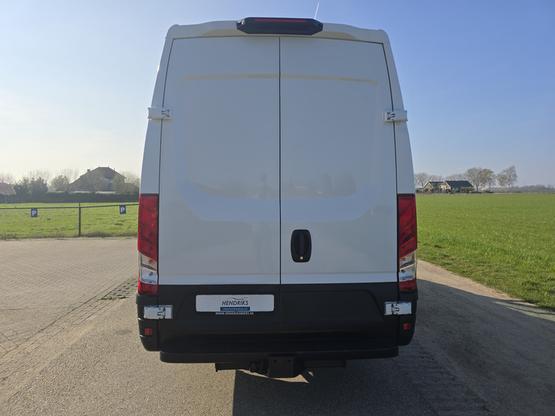 46594217-3.jpg